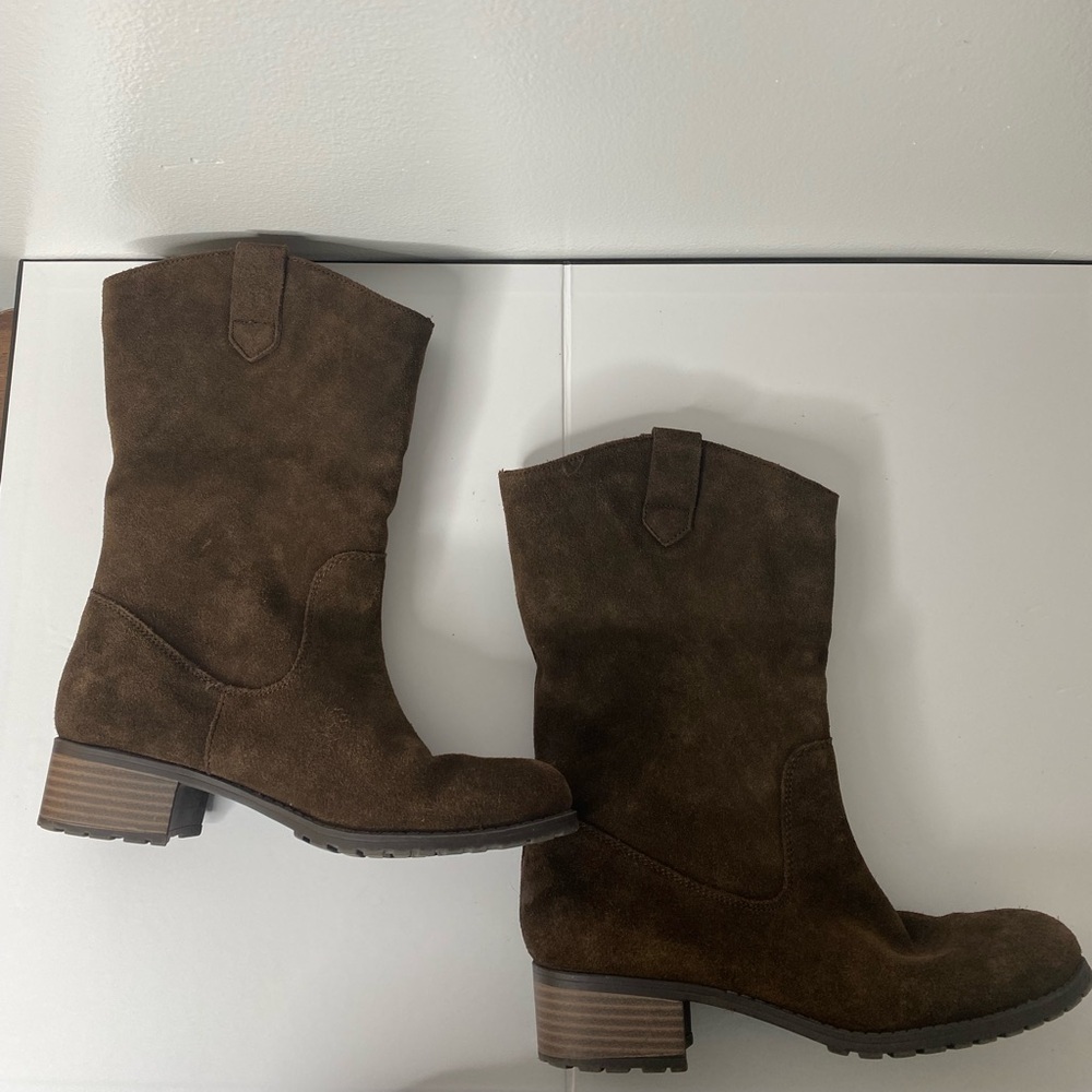 CHARLES by CHARLES DAVID Brown Suede Women's Boots